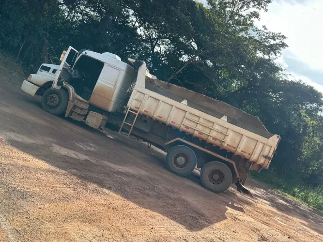 Vendo ou troco por Hilux das novas 