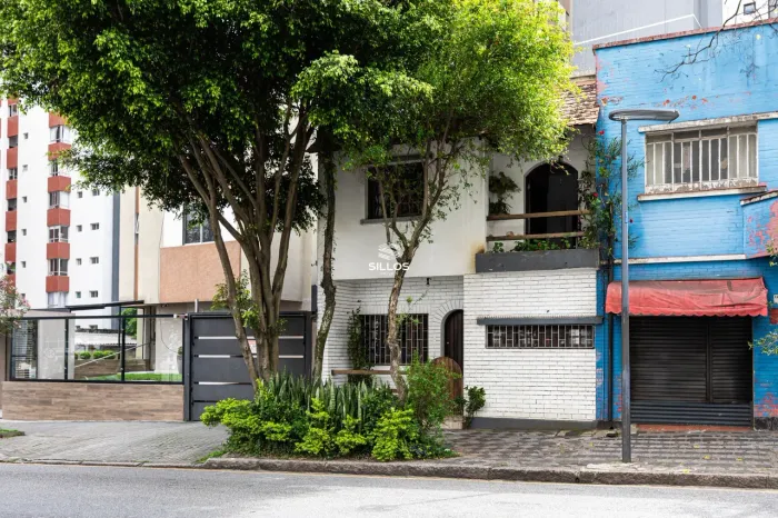 Casa comercial ou residencial para alugar no Água Verde em Curitiba