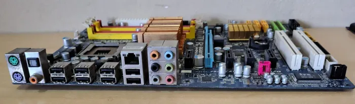 Placa Mãe Gigabyte GA-EP43-DS3L P5Q-E Para Uso de Peças