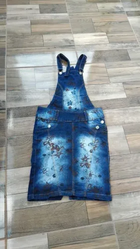 Jeans Jardineira Tamanho P 11/13 anos