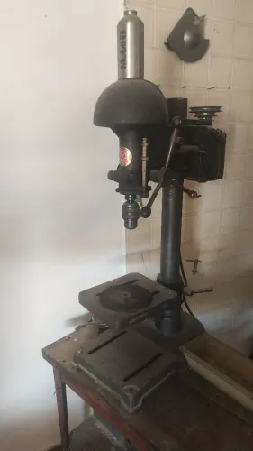 Furadeira de bancada Industrial 