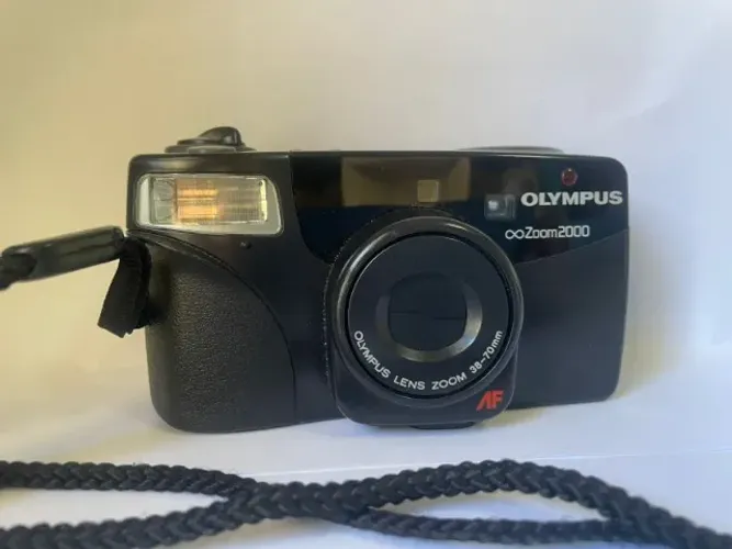 OLYMPUS SUPERZOOM 2000