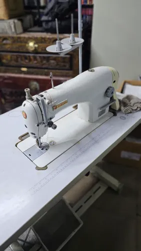 Máquina de Costura Industrial Singer