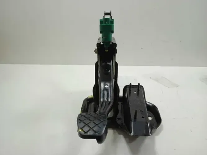 Pedal Freio Suporte Vw Golf Sportline 2005 A 2016 (usado)