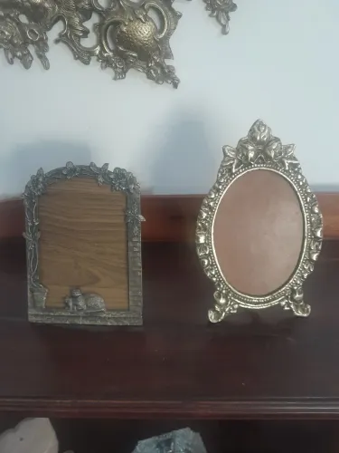 Porta retratos em brozer 1 inglês 1 italiano antigos 
