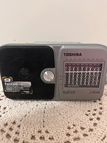 Rádio Toshiba Planet para concerto, decoração vintage ou retirada de peças.