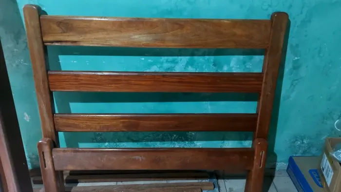 Cama de Madeira Maciça Angelim + Colchão ( Gratis)