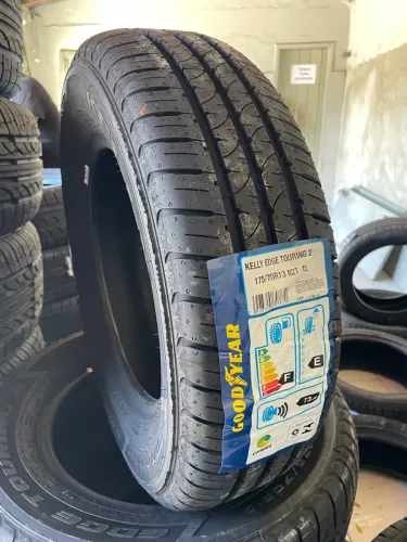 Pneus novos Goodyear Kelly Edge Touring 2 175/70R13 82T TL