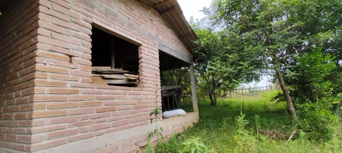 Sítio 4.680 m² em Araricá RS Potreiro Roças Galpão Casa de Pedra Luz Fibra óptica