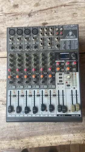 Mesa de Som BEHRINGER