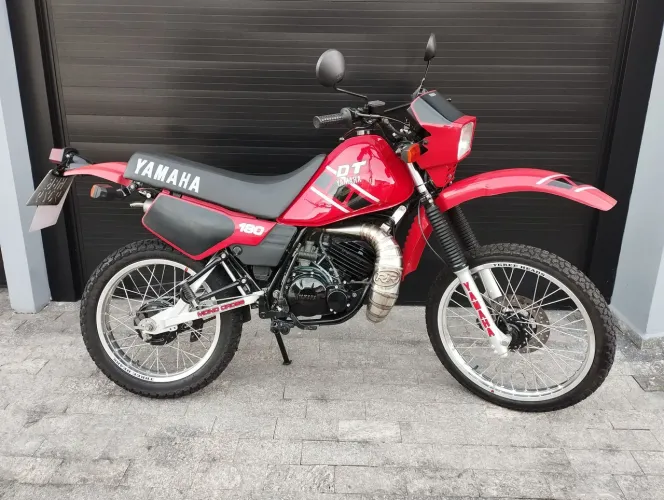 Yamaha DT180 N 1985 relíquia restaurada 