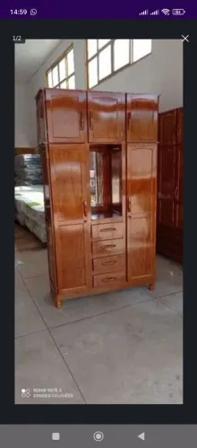 GUARDA ROUPA DE MADEIRA 
