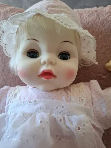 Boneca vintage. 45cm. Boneca e caixa perfeitas