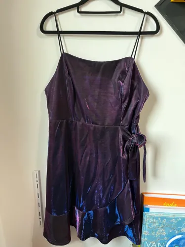 Vestido furta-cor para festas e eventos da SHEIN 