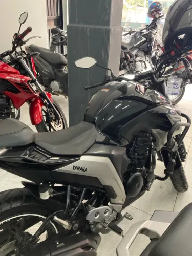 OPORTUNIDADE! FZR25 PRETA 19/2020