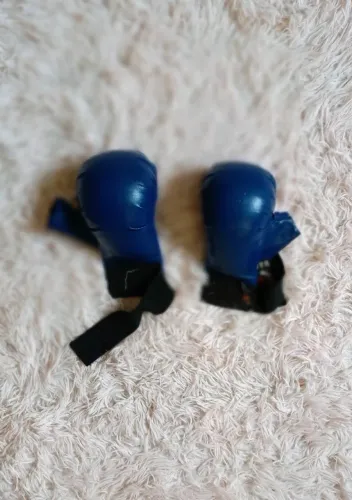 Luvas Infantis para Treino de Karatê - Ótimo Estado! 