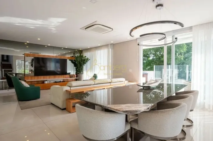 Casa com Piscina em Condomínio Fechado | Reformada | Brooklin | 328 m² | 4 Suítes | 4 Vaga