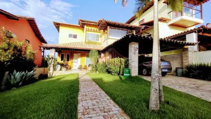 Casa em Condomínio : Duplex / Residencial / Sapê