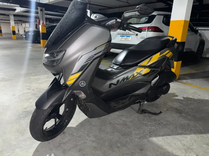 Nmax muito concervada