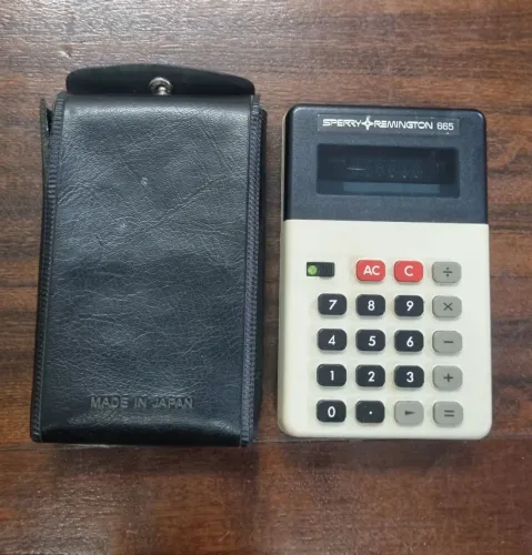 Antiga Calculadora de 1974 Sperry Remington 665 - NÃO FUNCIONA