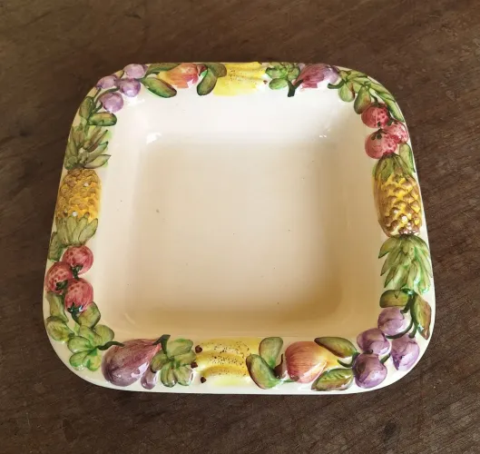 ANTIGA TRAVESSA QUADRADA FUNDA EM CERÂMICA WEISS, ANTIGUIDADE, RELÍQUIA.