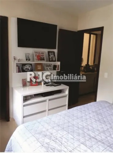 Casa de condomínio para venda possui 170 metros quadrados com 4 quartos