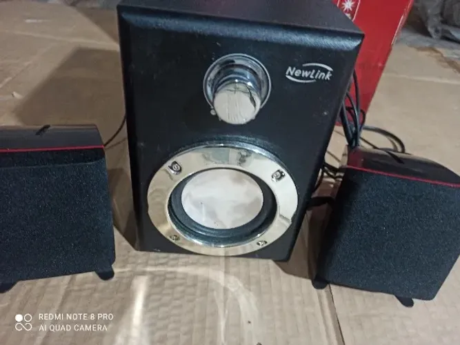 Caixinhas de  som computador  e celular