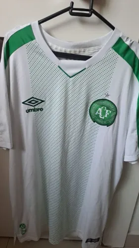 CAMISA CHAPECOENSE<br>Medida: 78 x 57<br>Valor: 150 + frete (faço OLX 3x sem juros
