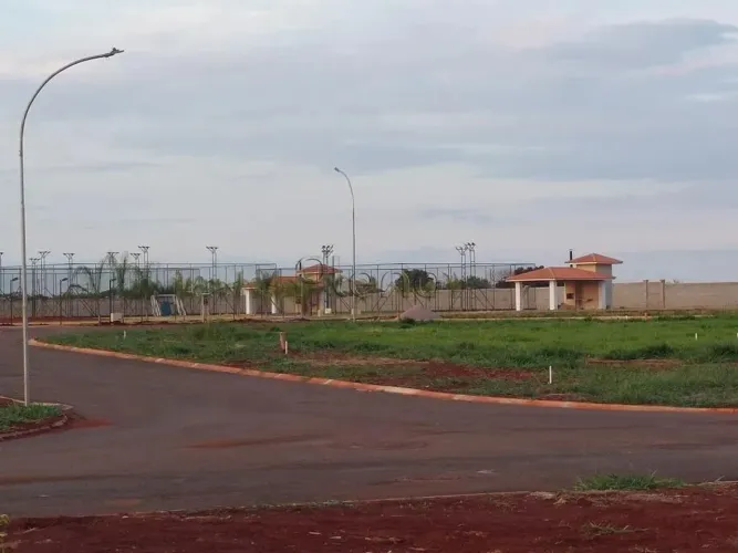 Terreno a venda com 300m² no Portoville Parque Betel Residencial, Paulínia