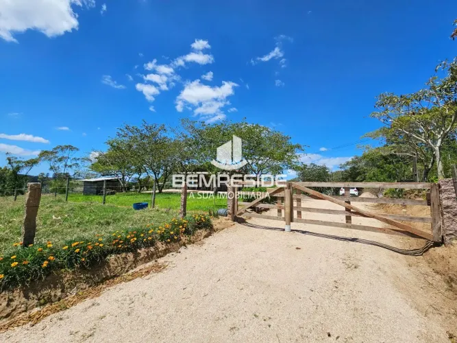 Sítio com dois hectares escriturado no bairro Boa Vista em Treze de Maio-SC