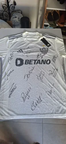 CAMISA ORIGINAL AUTOGRAFADA DO ATLÉTICO MINEIRO