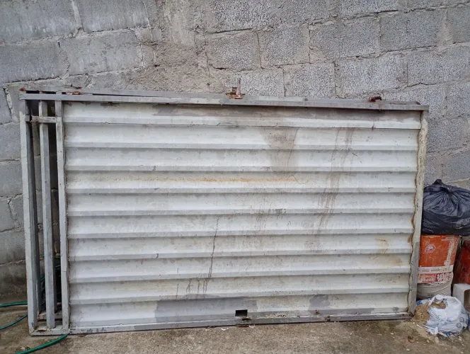 Vendo portão duas bandas, 223 x 132 casa banda. Valor R$ 700.