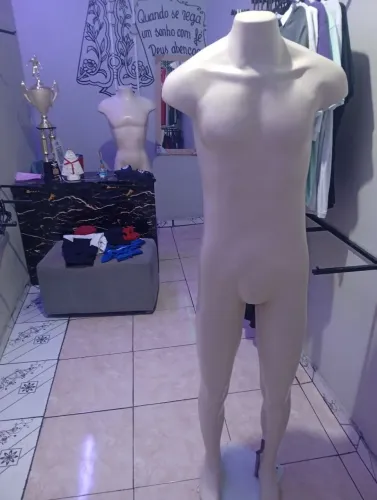 VENDE-SE MANEQUIM