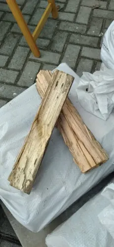 Lenha Para Fogão e Lareira , Madeira Eucalipto , Ensacado 10 Kg