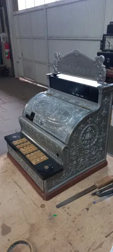 maquina registradora eletrica antiga