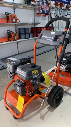 LAVADORA DE ALTA PRESSAO A GASOLINA 6,5HP 3000PSI COM 5 BICOS E  MANGUEIRA DE 10M HP3000 -