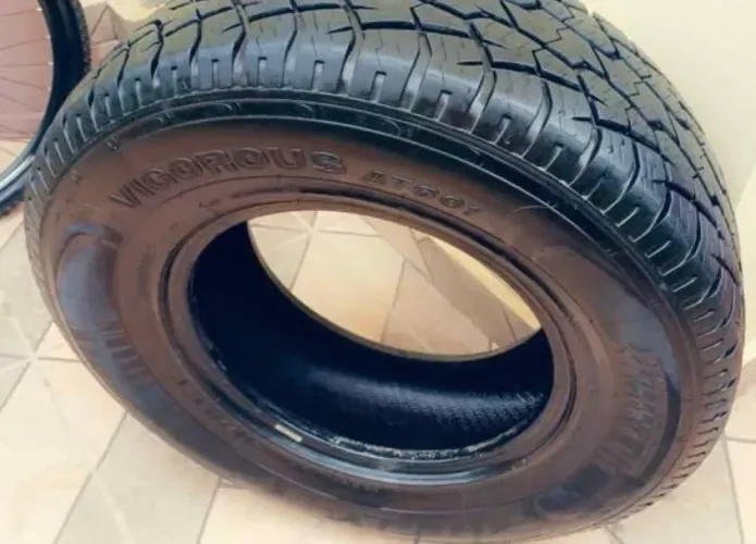 Pneu 265/70/16 novo 1un