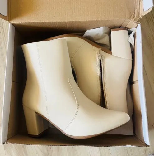 Bota cano curto branca 37