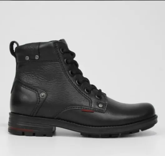 Bota masculina em couro