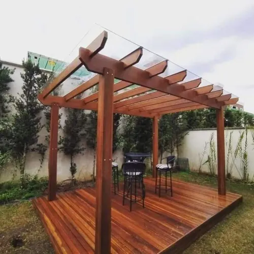 Pergolado e Deck de madeira planejado 