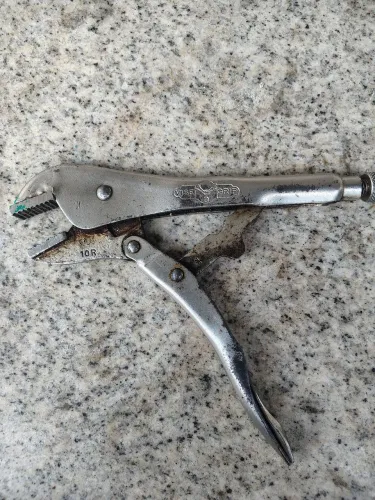 Alicate de pressão