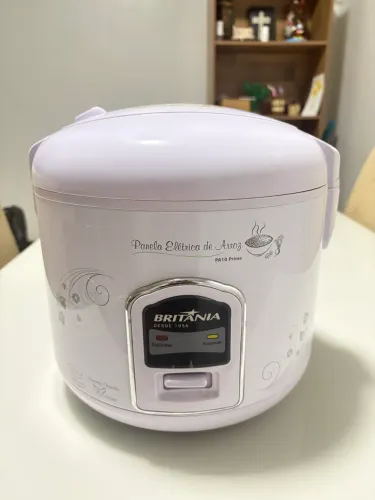 Panela Elétrica de Arroz Britânia PA10 Prime.