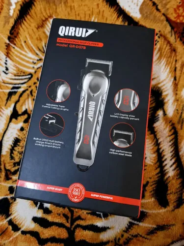 Máquina de Cortar Cabelo Profissional QIRUI PRO