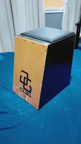 Cajon Acústico em Ótimo Estado 