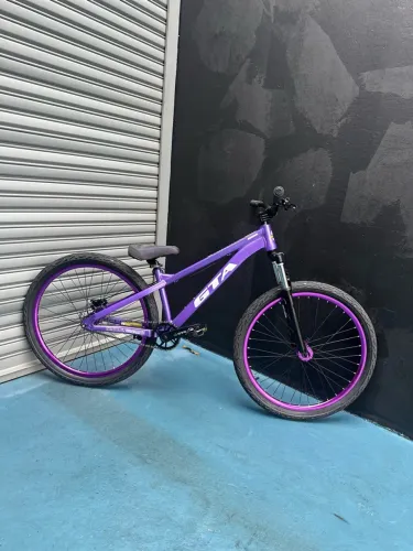 Bicicleta Aro 26 Gta Cubo k7 barulhento Freio hidráulico