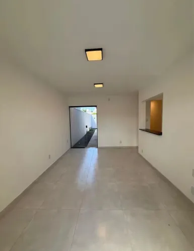 Casa localizada no bairro Bandeirantes