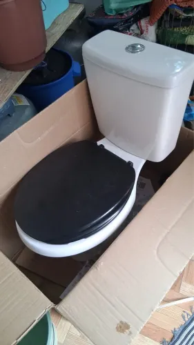 Vaso sanitário com caixa acoplada