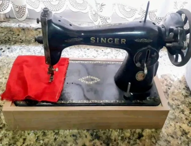 Máquina de costura Singer 15c