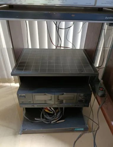 Rack Gradiente original frente vidro com rodinhas
