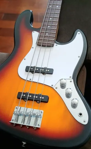 Baixo Strinberg JAZZ BASS 04 Cordas Regulado